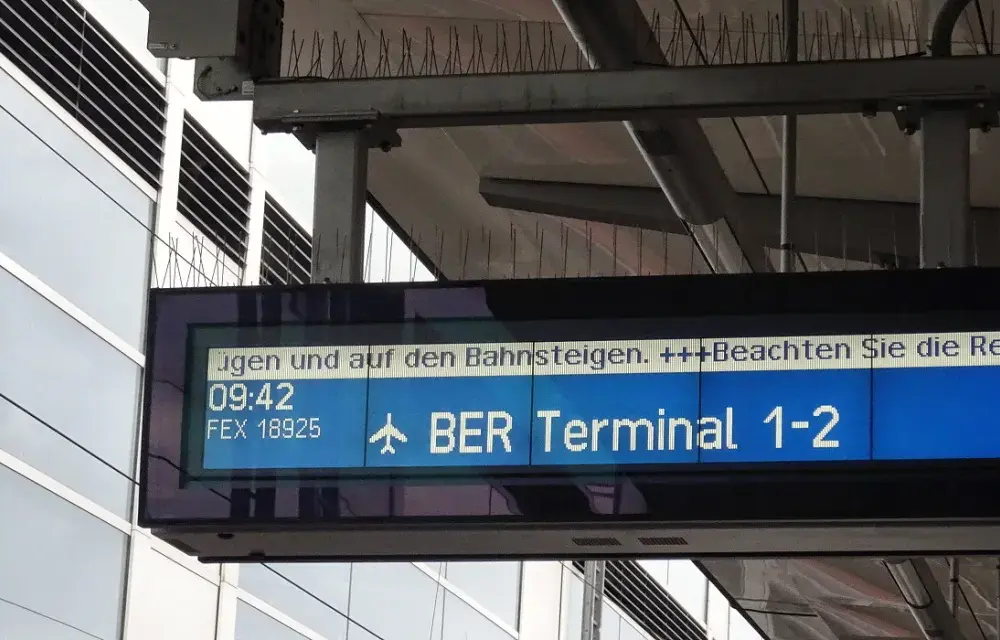 Jak dojechać na lotnisko w Berlinie - uniknij niepotrzebnych kosztów